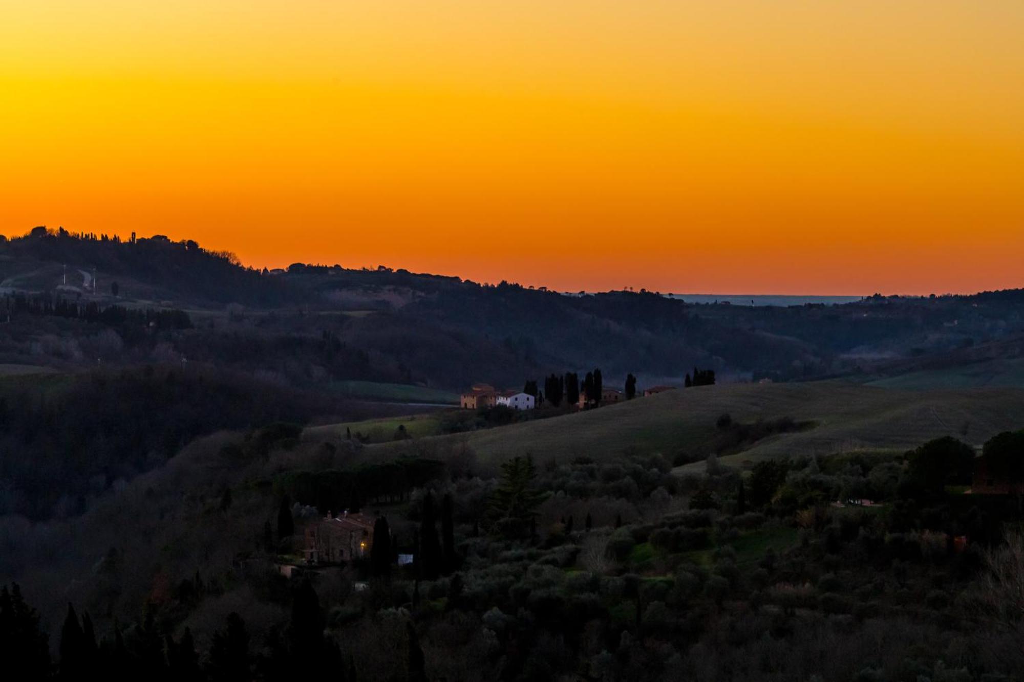 モンタイオーネ Borgo Il Poggio Agritourismoヴィラ エクステリア 写真