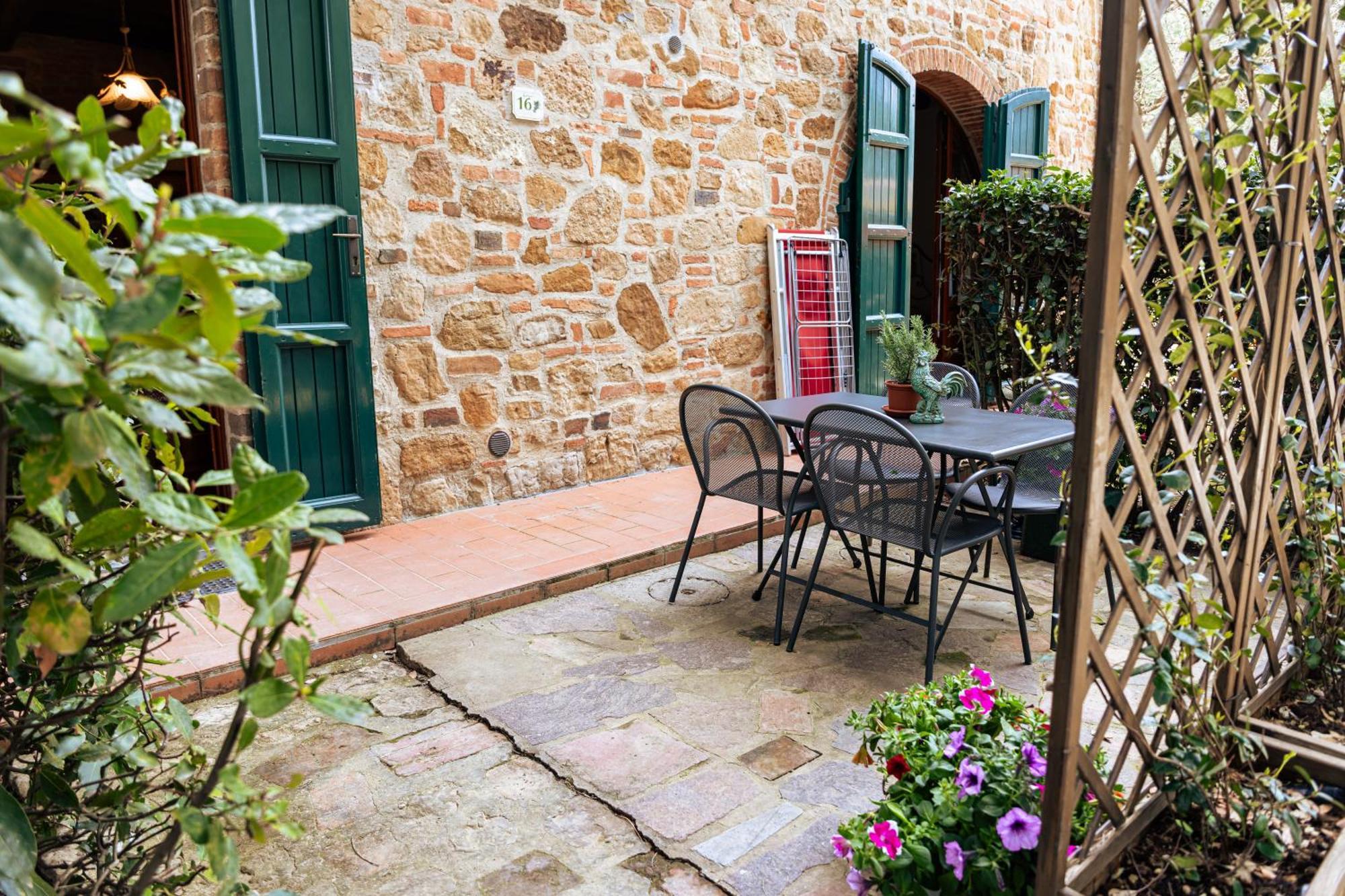 モンタイオーネ Borgo Il Poggio Agritourismoヴィラ エクステリア 写真