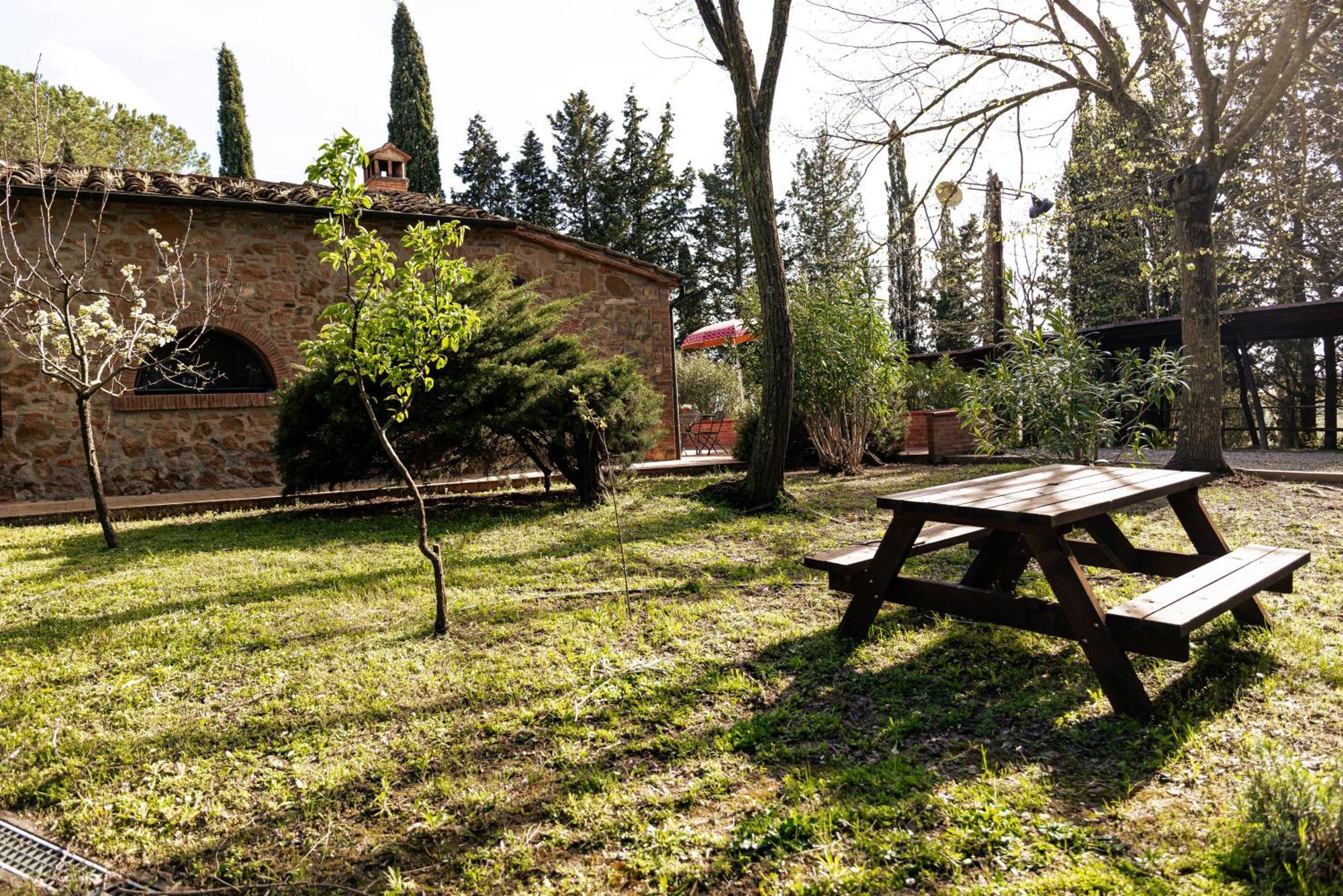 モンタイオーネ Borgo Il Poggio Agritourismoヴィラ エクステリア 写真