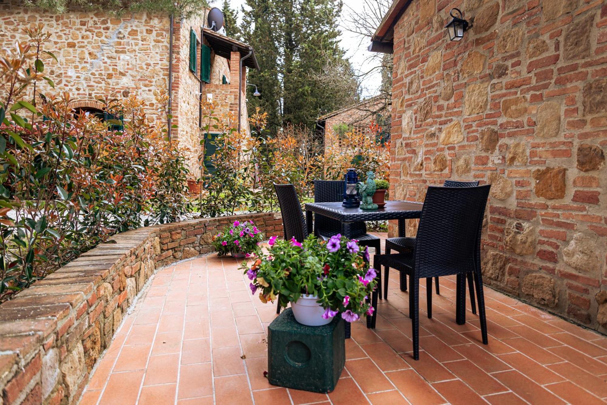 モンタイオーネ Borgo Il Poggio Agritourismoヴィラ エクステリア 写真