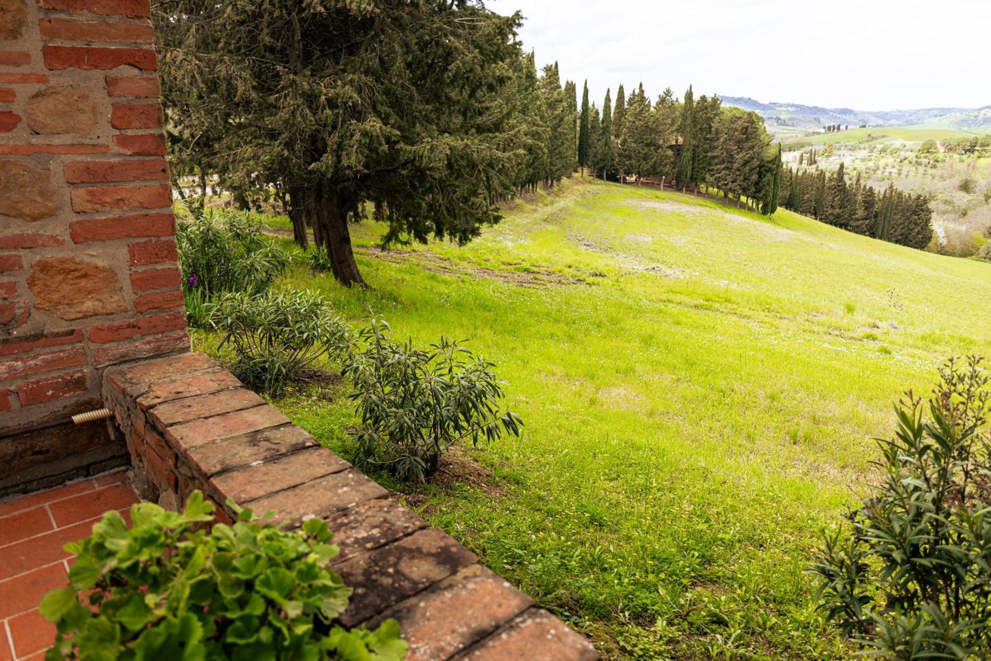 モンタイオーネ Borgo Il Poggio Agritourismoヴィラ エクステリア 写真