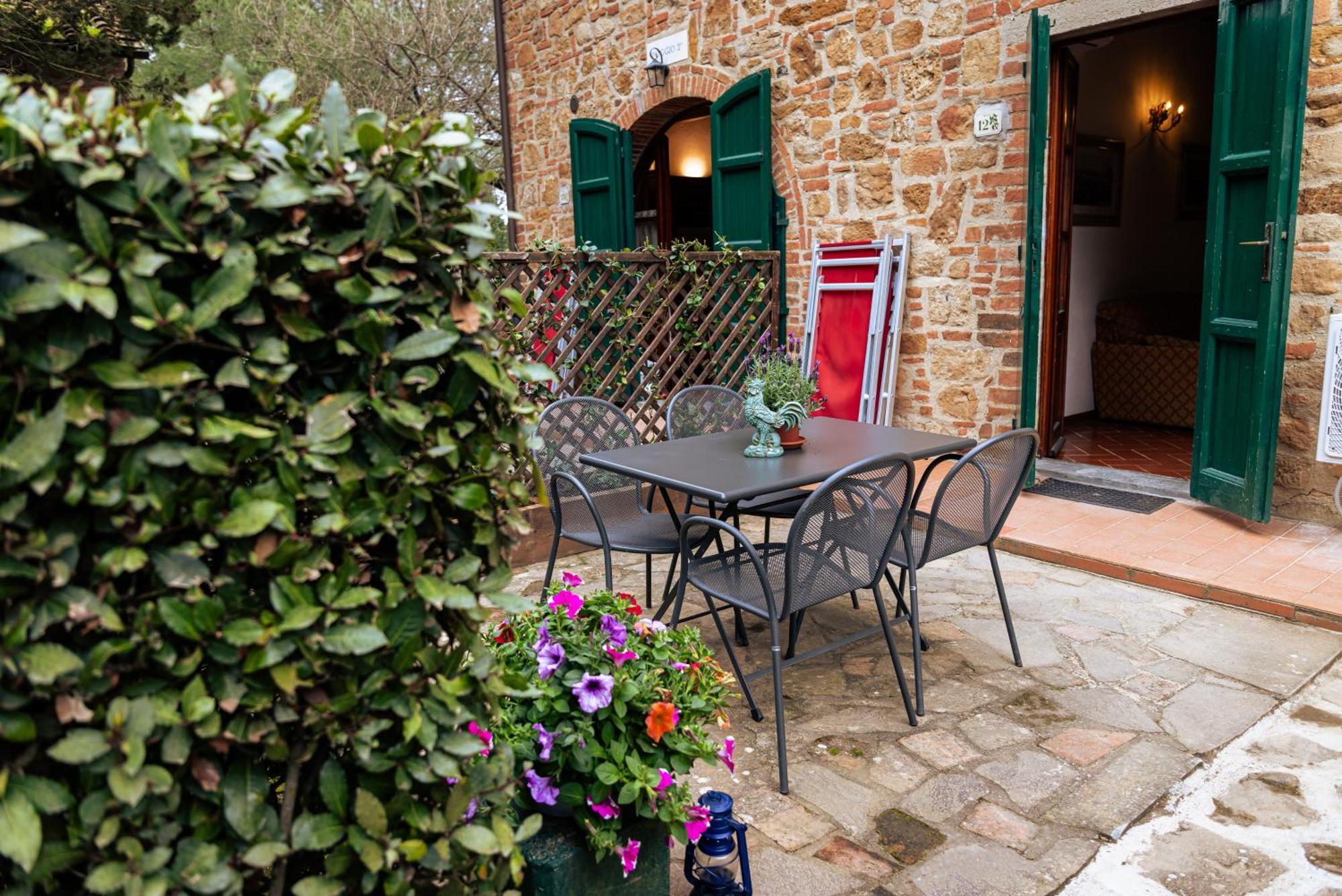 モンタイオーネ Borgo Il Poggio Agritourismoヴィラ エクステリア 写真