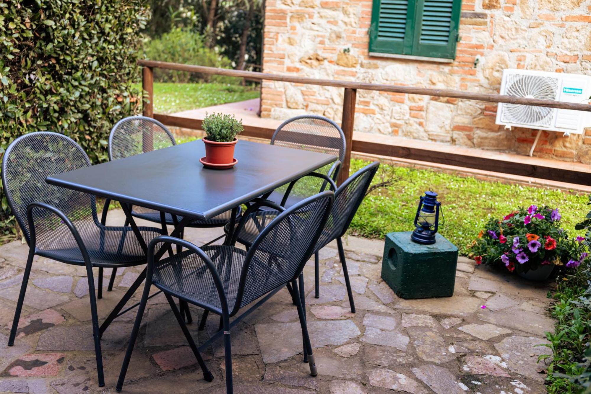 モンタイオーネ Borgo Il Poggio Agritourismoヴィラ エクステリア 写真